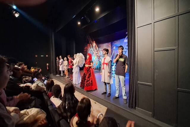 Visita de estudo – 9ºano – ida ao Teatro, Universo Azul (O Sonho)