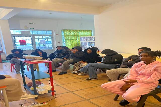 Turma do CEF – Assistente Familiar e Apoio à Comunidade visita o projeto KS Escolhas